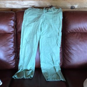 Cabin cargo pants. Great condition